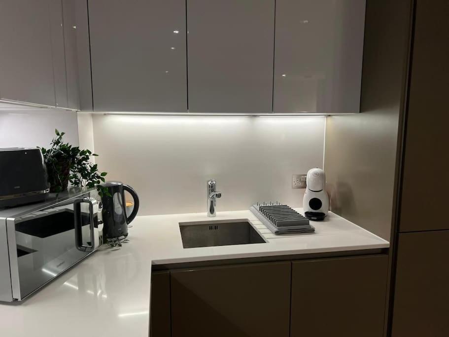 Beautiful Stay In Central Wembley 런던 외부 사진
