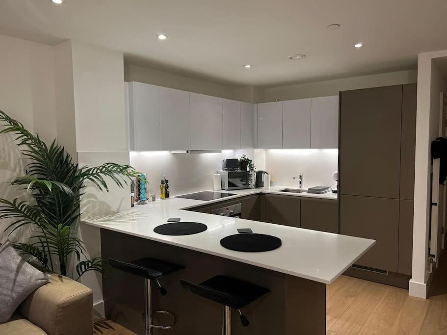 Beautiful Stay In Central Wembley 런던 외부 사진