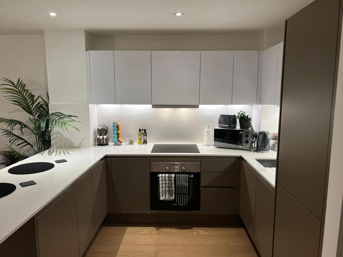 Beautiful Stay In Central Wembley 런던 외부 사진