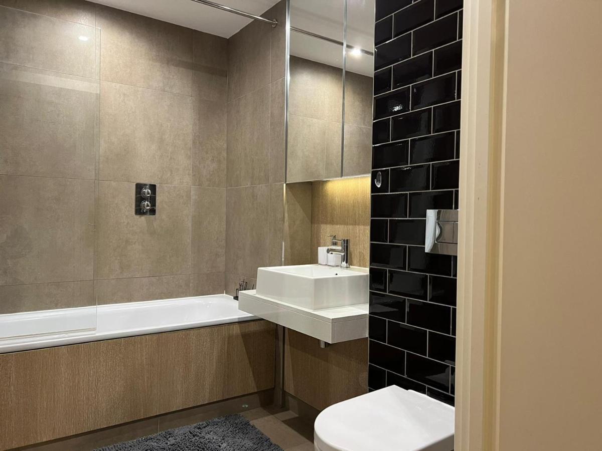 Beautiful Stay In Central Wembley 런던 외부 사진