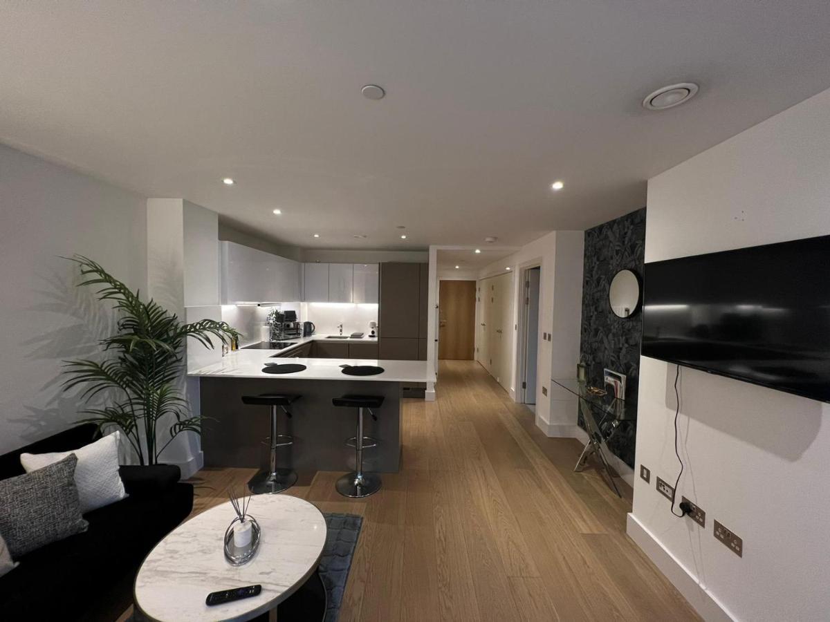Beautiful Stay In Central Wembley 런던 외부 사진